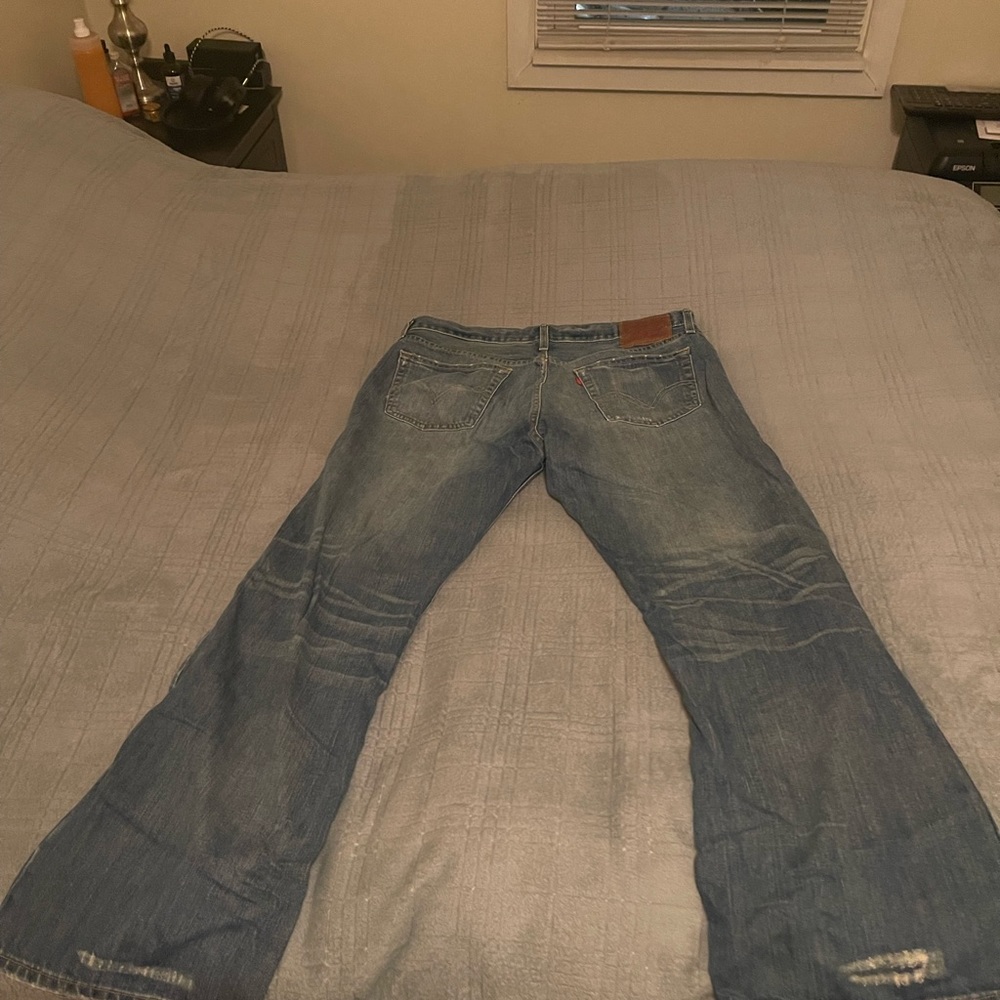 Selling Levi’s size 36 and length Is 32.